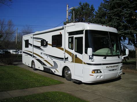 RV Rental Michigan: Motorhome, Camper, & Trailer Rentals MI